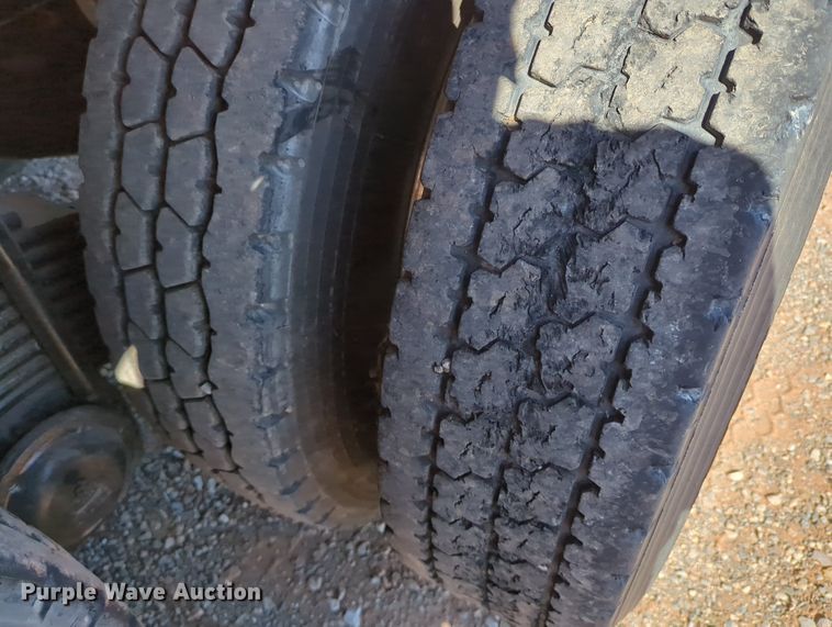 image for item MX9460 2005 Mack CV Granite  dump truck