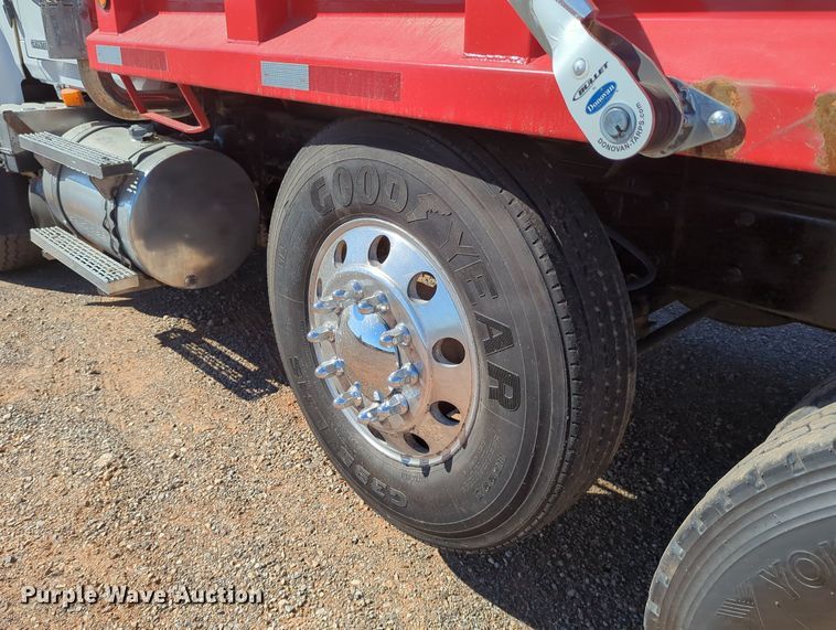 image for item MX9460 2005 Mack CV Granite  dump truck