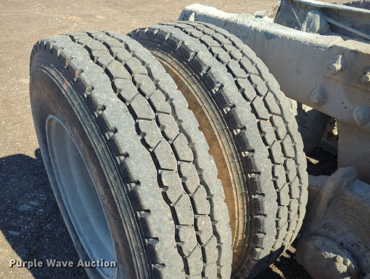 image for item MX9467 1989 Mack R690S  semi truck