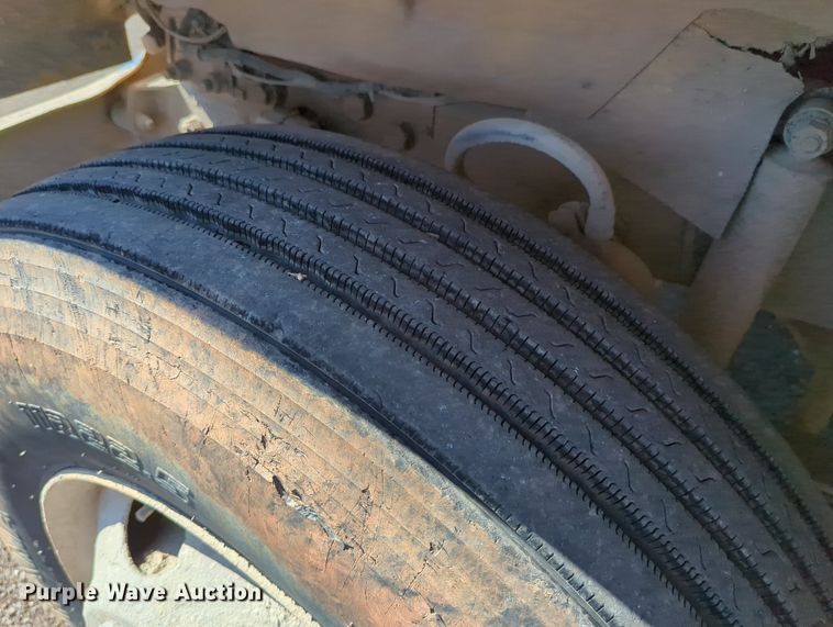 image for item MX9467 1989 Mack R690S  semi truck