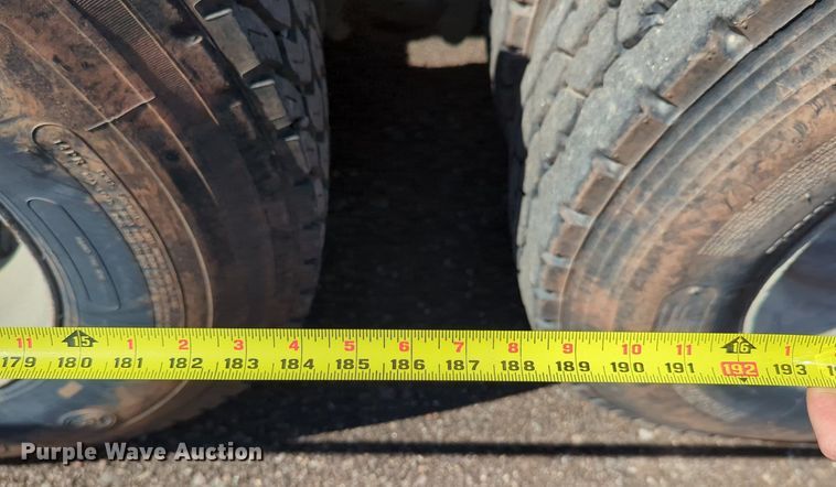 image for item MX9467 1989 Mack R690S  semi truck