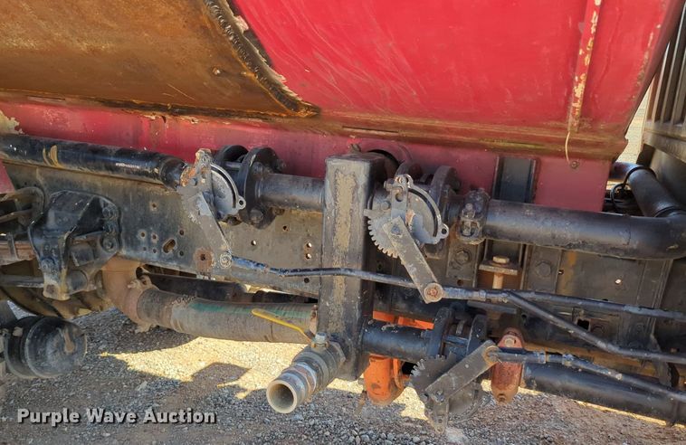 image for item MX9469 1990 Ford F700  water truck