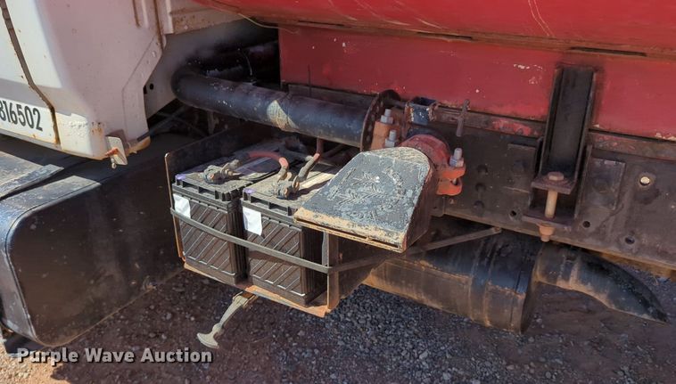 image for item MX9469 1990 Ford F700  water truck