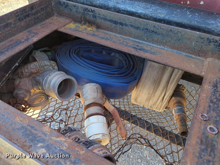 image for item MX9469 1990 Ford F700  water truck