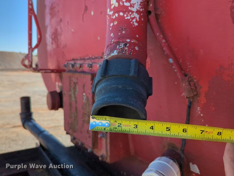 image for item MX9469 1990 Ford F700  water truck