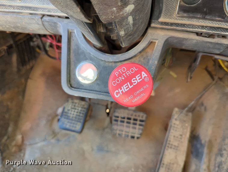 image for item MX9469 1990 Ford F700  water truck