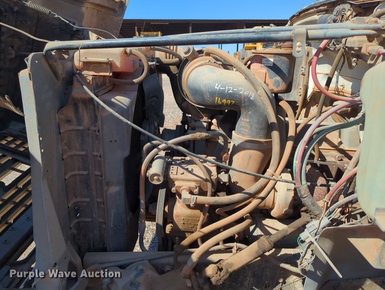 image for item MX9469 1990 Ford F700  water truck