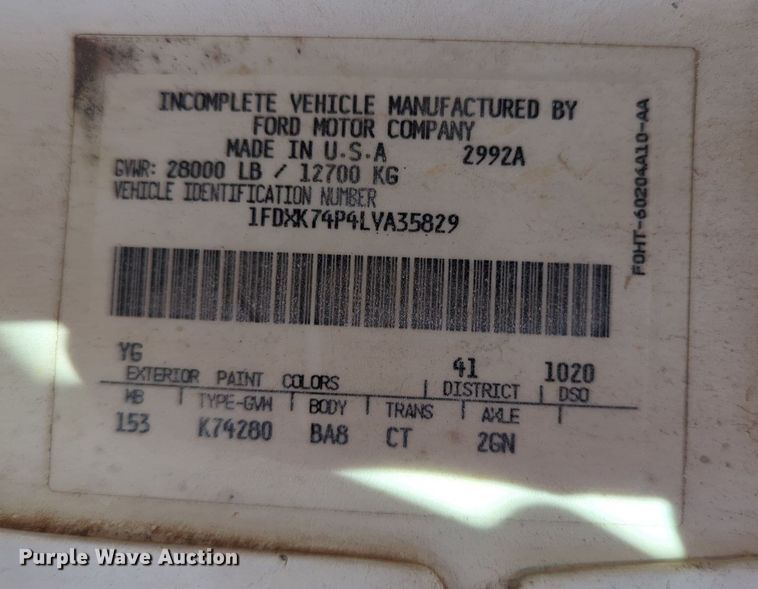 image for item MX9469 1990 Ford F700  water truck