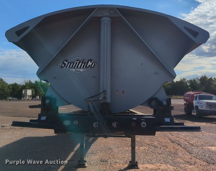 image for item MX9470 1999 Smithco  side dump trailer