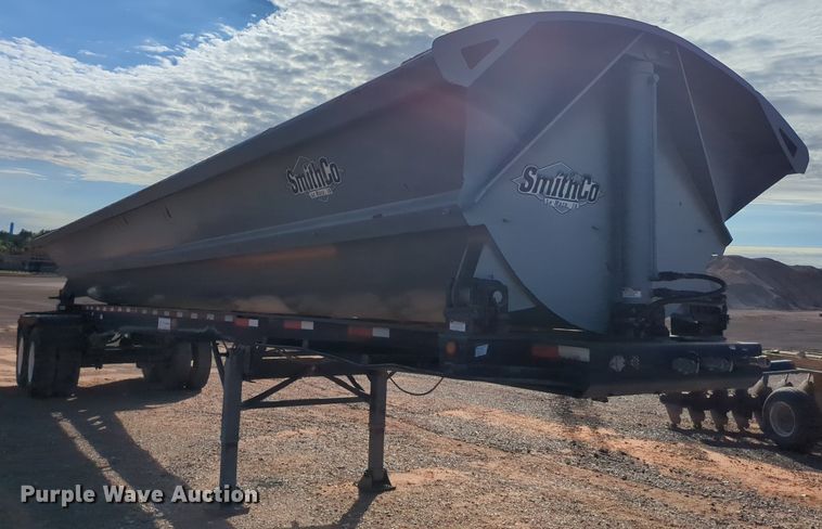 image for item MX9470 1999 Smithco  side dump trailer