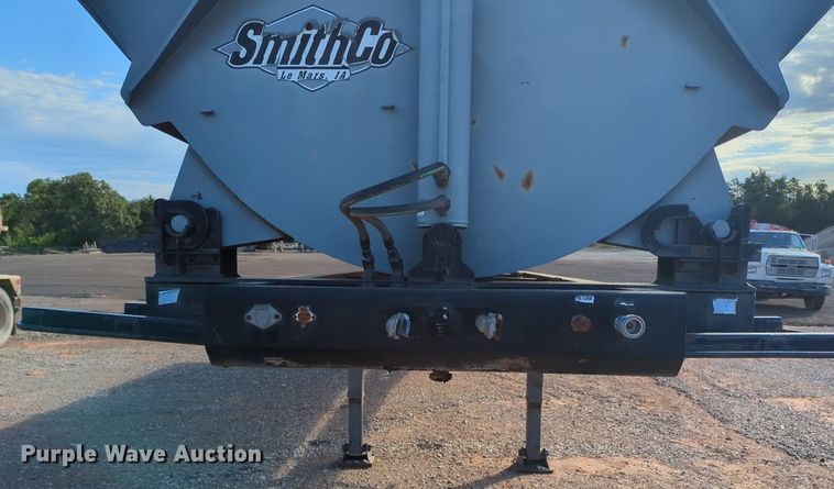 image for item MX9470 1999 Smithco  side dump trailer