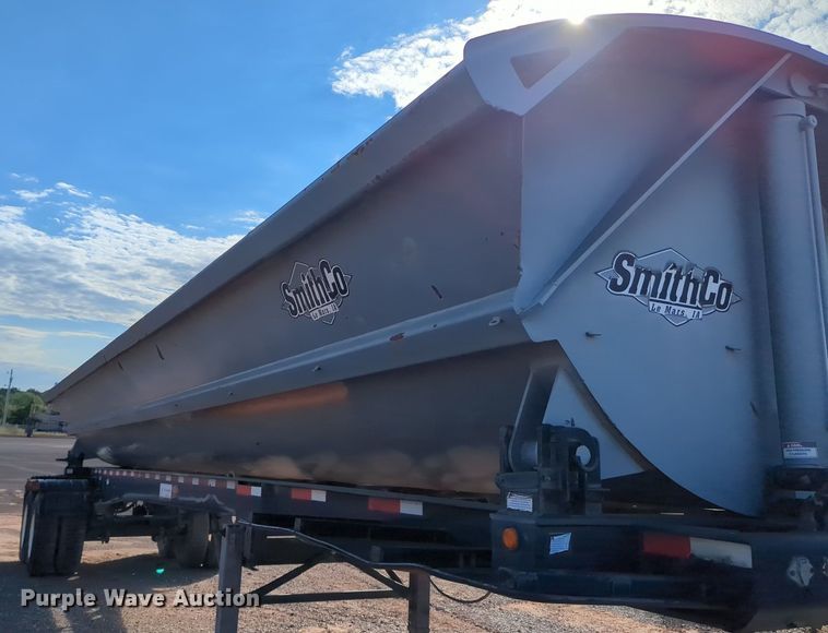 image for item MX9470 1999 Smithco  side dump trailer