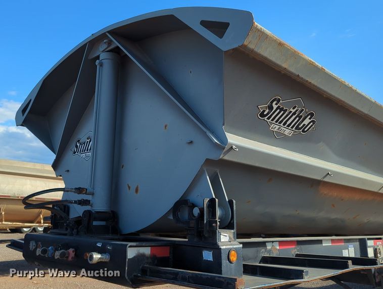 image for item MX9470 1999 Smithco  side dump trailer