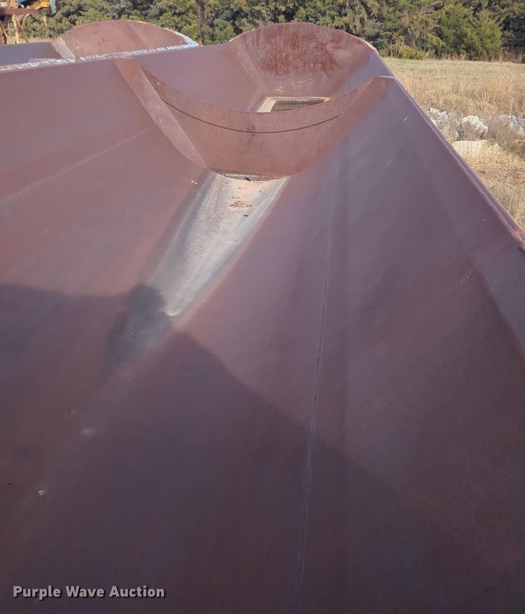 image for item MX9470 1999 Smithco  side dump trailer