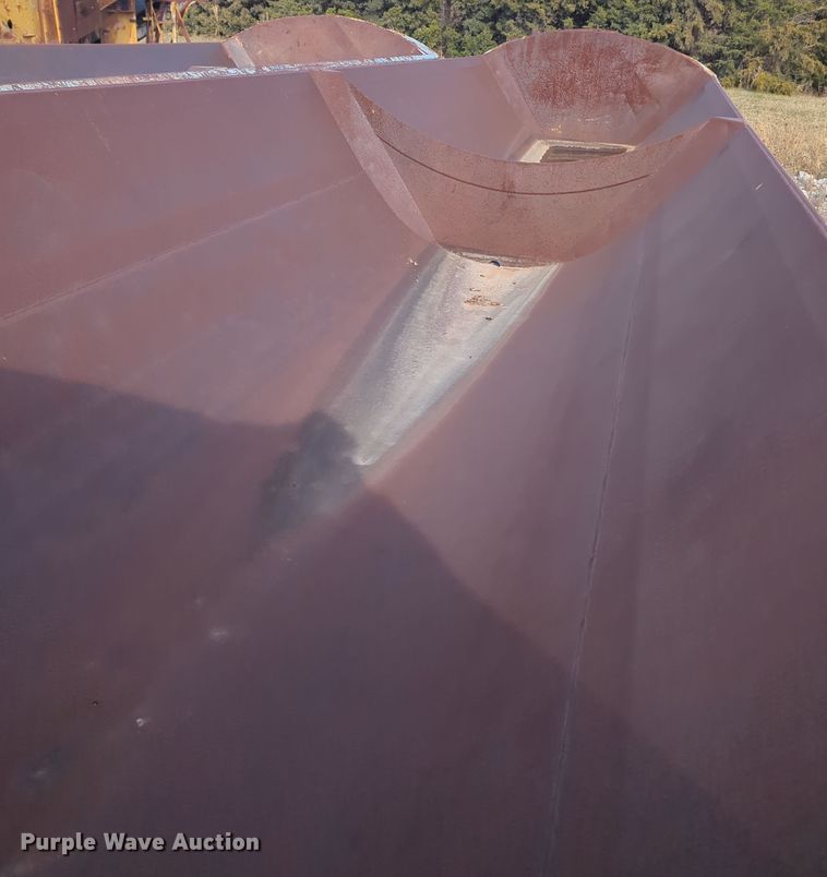 image for item MX9470 1999 Smithco  side dump trailer