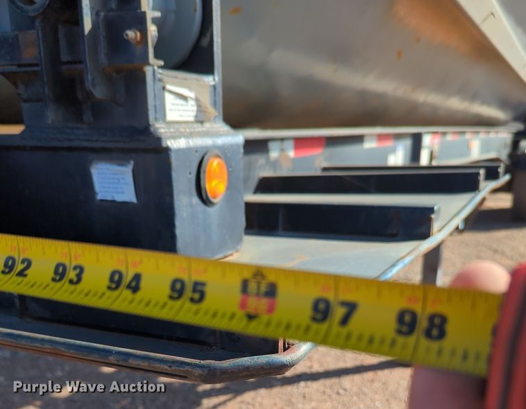 image for item MX9470 1999 Smithco  side dump trailer