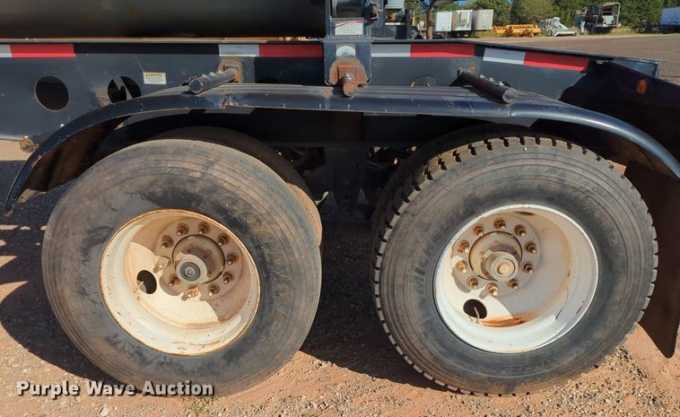 image for item MX9470 1999 Smithco  side dump trailer