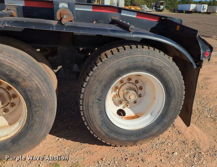 image for item MX9470 1999 Smithco  side dump trailer