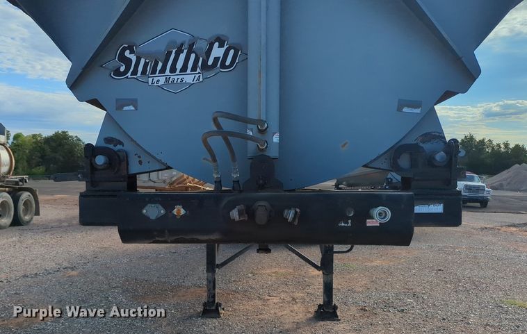 image for item MX9471 1999 Smithco  side dump trailer