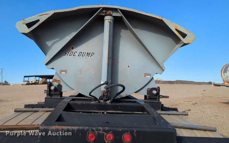 image for item MX9471 1999 Smithco  side dump trailer
