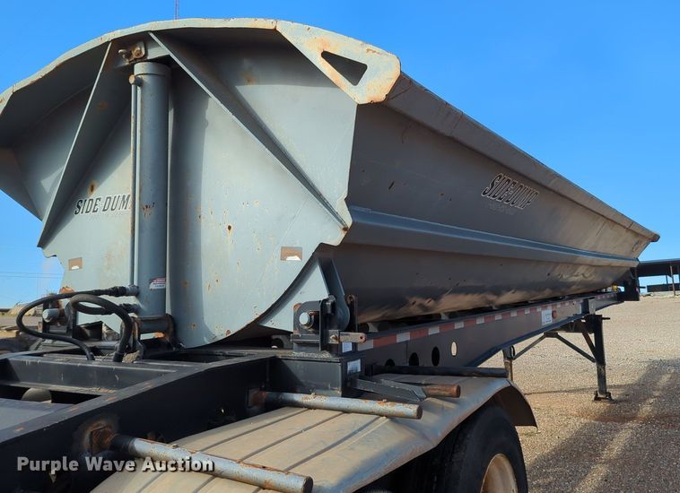 image for item MX9471 1999 Smithco  side dump trailer