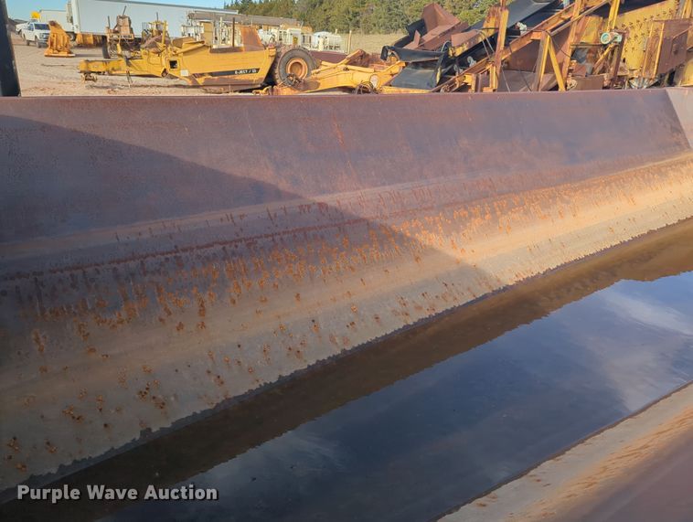 image for item MX9471 1999 Smithco  side dump trailer