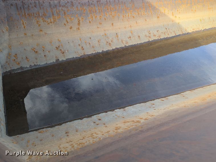 image for item MX9471 1999 Smithco  side dump trailer