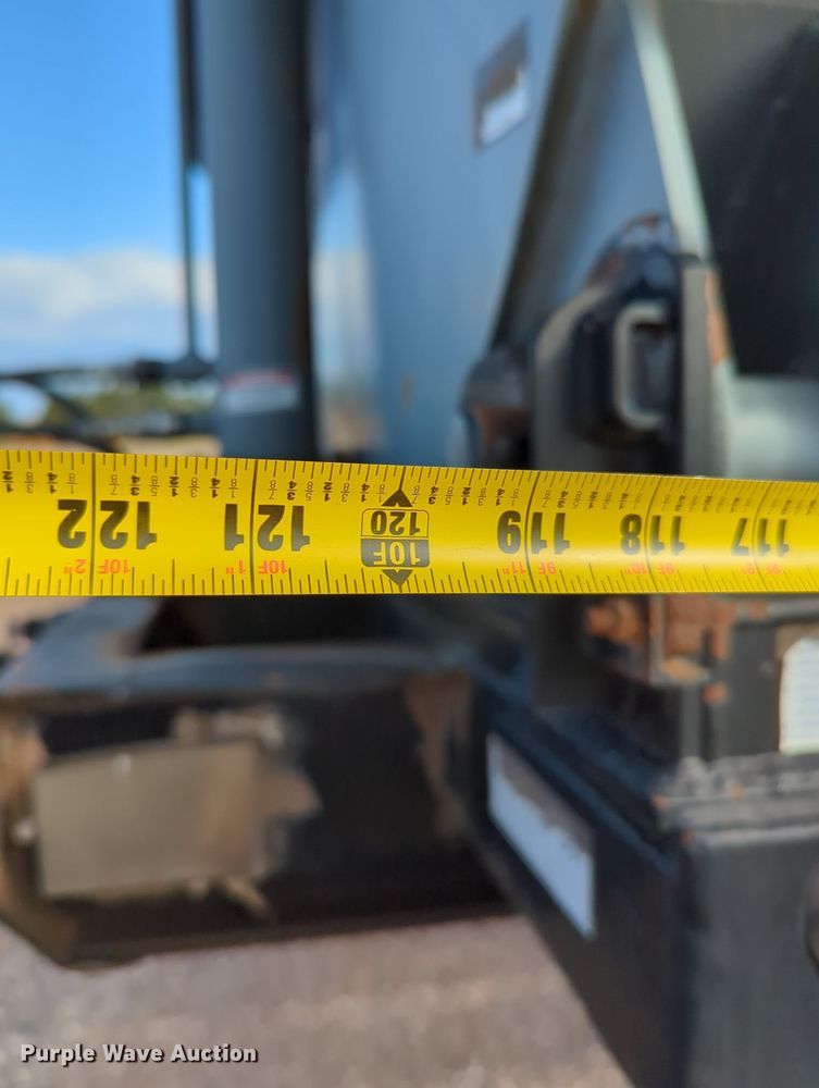 image for item MX9471 1999 Smithco  side dump trailer