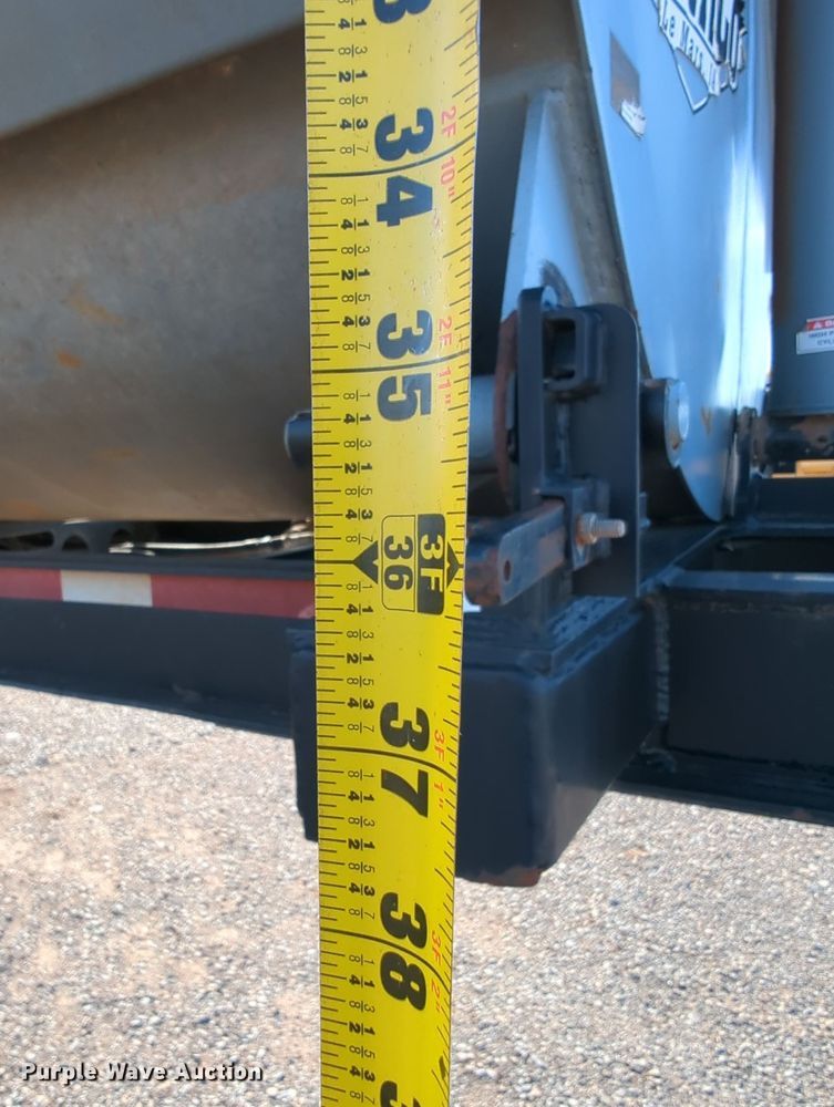 image for item MX9471 1999 Smithco  side dump trailer