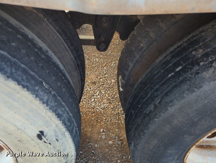 image for item MX9471 1999 Smithco  side dump trailer