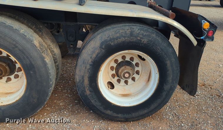 image for item MX9471 1999 Smithco  side dump trailer