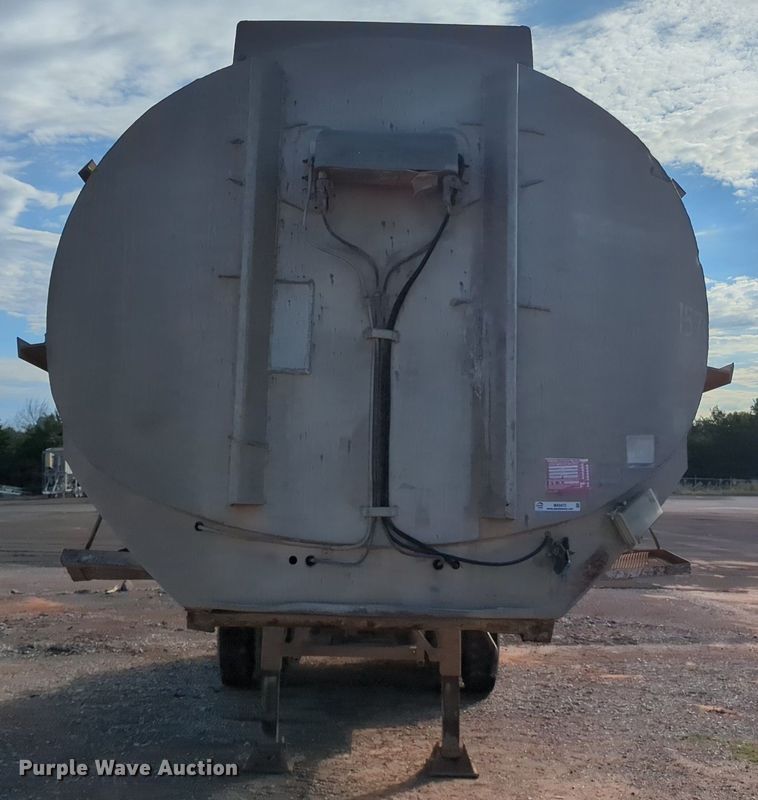 image for item MX9472 Fruehauf TAG-F2-ET  tank trailer