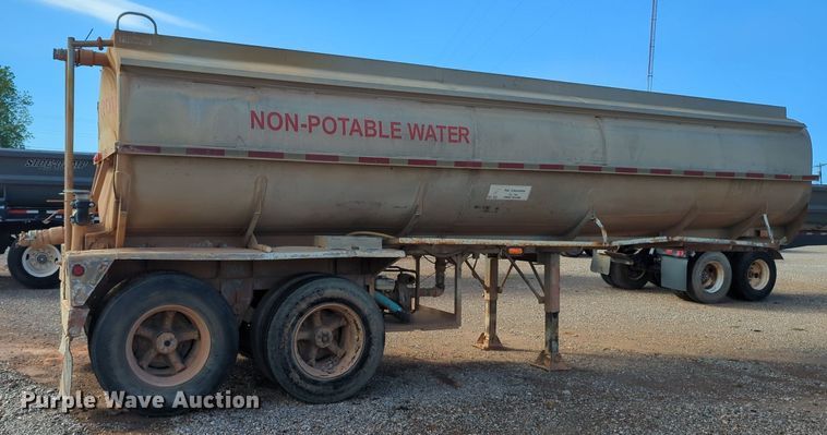 image for item MX9472 Fruehauf TAG-F2-ET  tank trailer