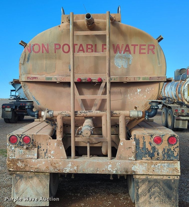 image for item MX9472 Fruehauf TAG-F2-ET  tank trailer