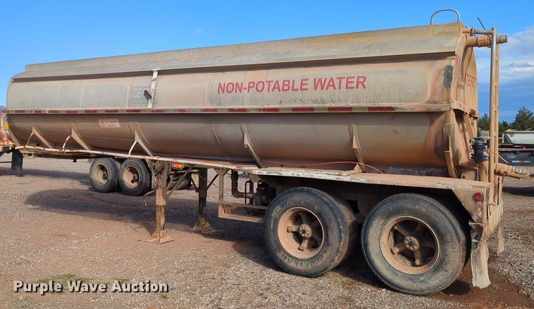 image for item MX9472 Fruehauf TAG-F2-ET  tank trailer