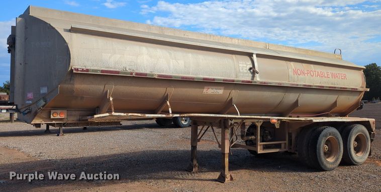 image for item MX9472 Fruehauf TAG-F2-ET  tank trailer