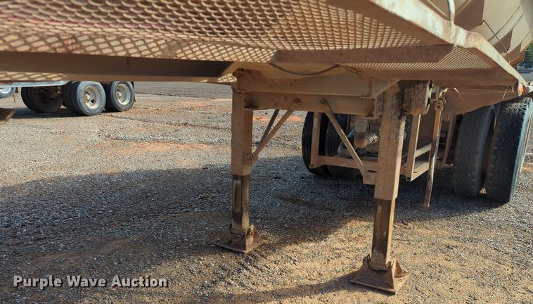 image for item MX9472 Fruehauf TAG-F2-ET  tank trailer