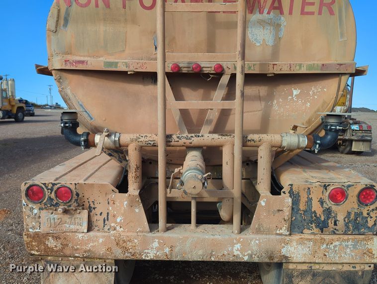 image for item MX9472 Fruehauf TAG-F2-ET  tank trailer