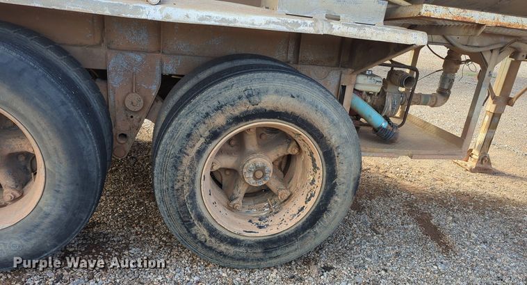 image for item MX9472 Fruehauf TAG-F2-ET  tank trailer