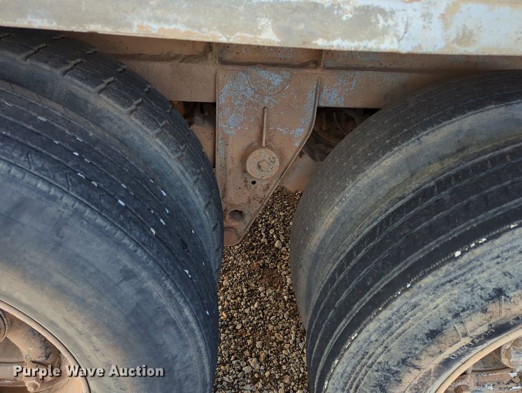 image for item MX9472 Fruehauf TAG-F2-ET  tank trailer