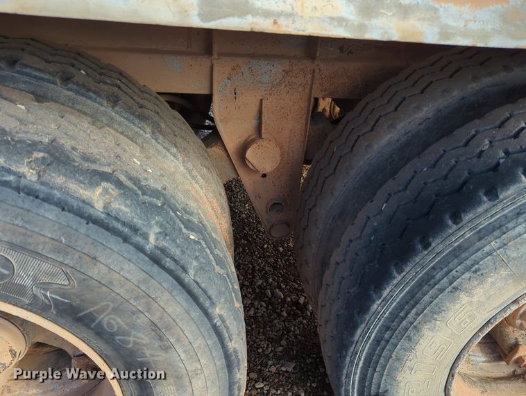 image for item MX9472 Fruehauf TAG-F2-ET  tank trailer