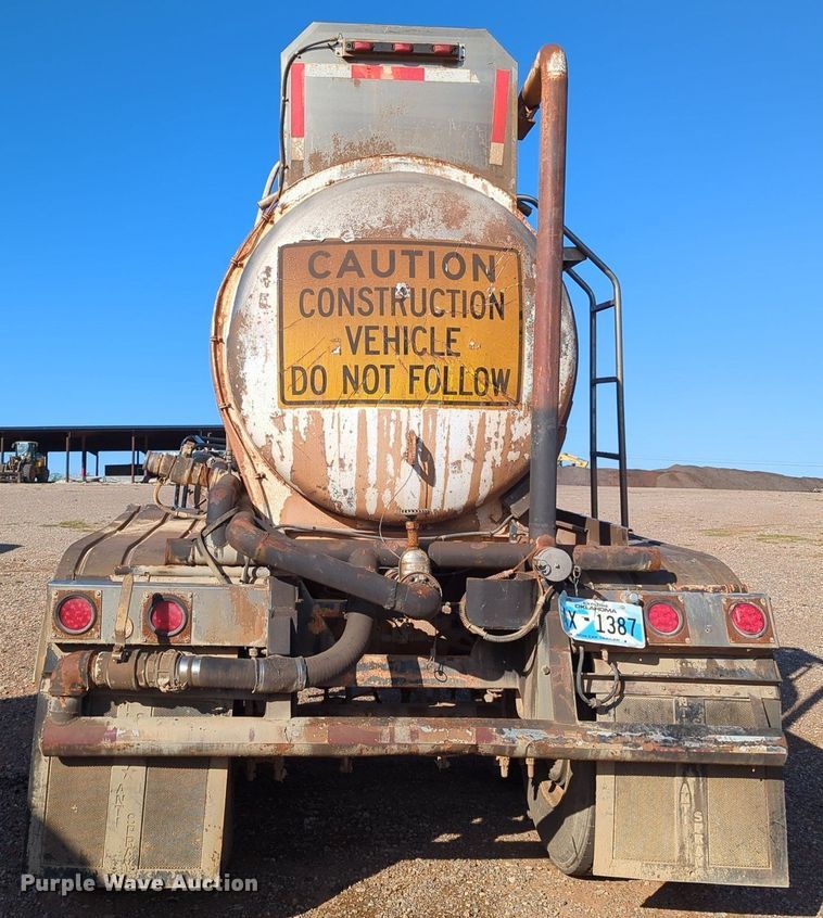 image for item MX9473 1978 Polar Mfg Co.  tank trailer