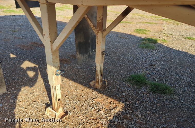 image for item MX9477 2011 Hilbilt  end dump trailer