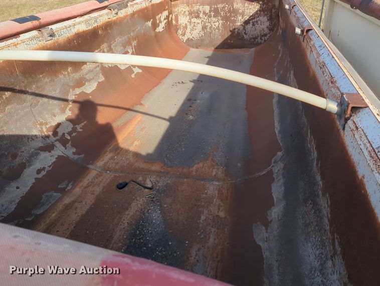 image for item MX9477 2011 Hilbilt  end dump trailer