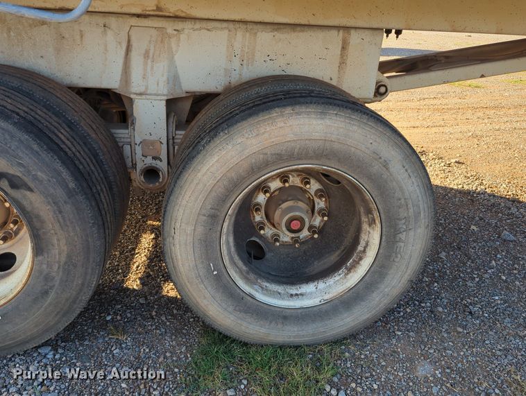 image for item MX9477 2011 Hilbilt  end dump trailer