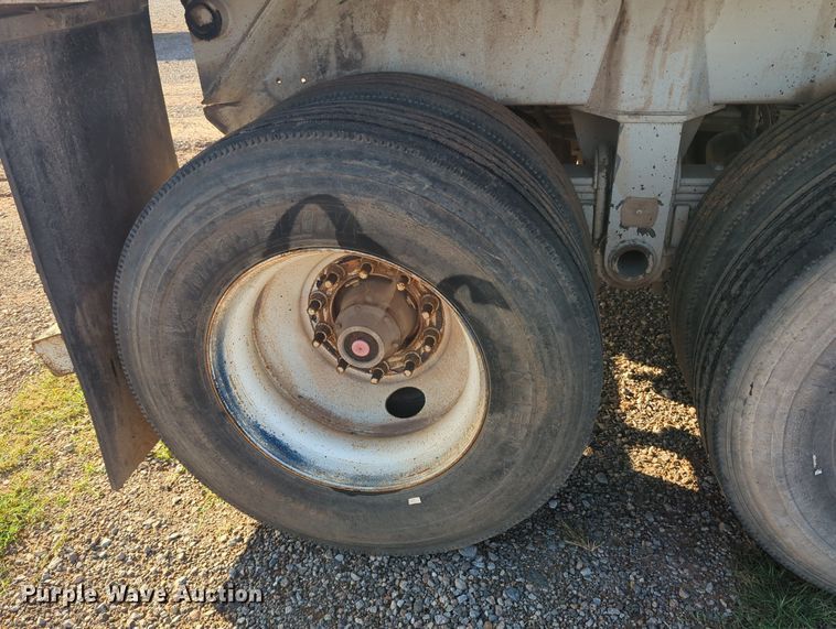 image for item MX9477 2011 Hilbilt  end dump trailer