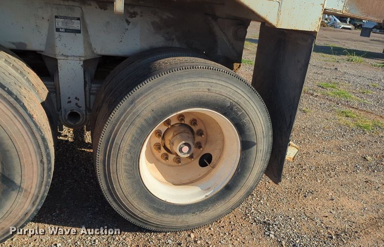 image for item MX9477 2011 Hilbilt  end dump trailer