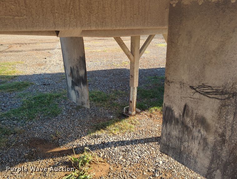 image for item MX9478 2011 Hilbilt  end dump trailer