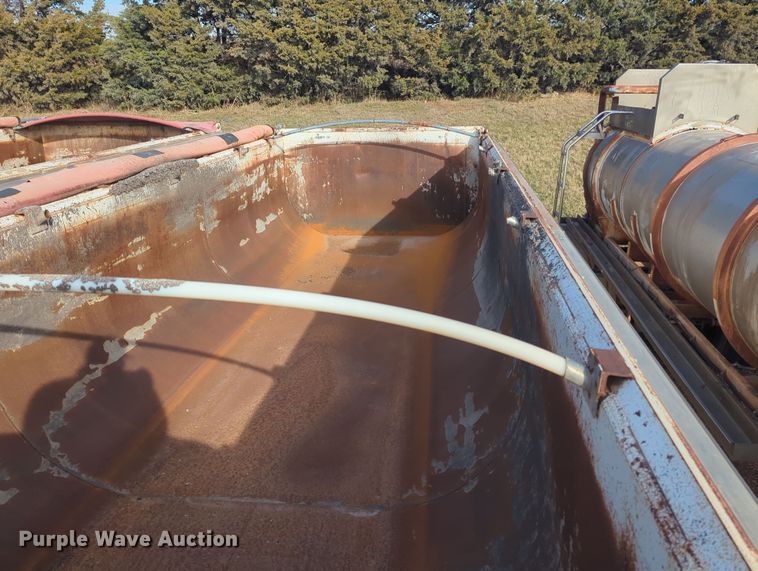 image for item MX9478 2011 Hilbilt  end dump trailer