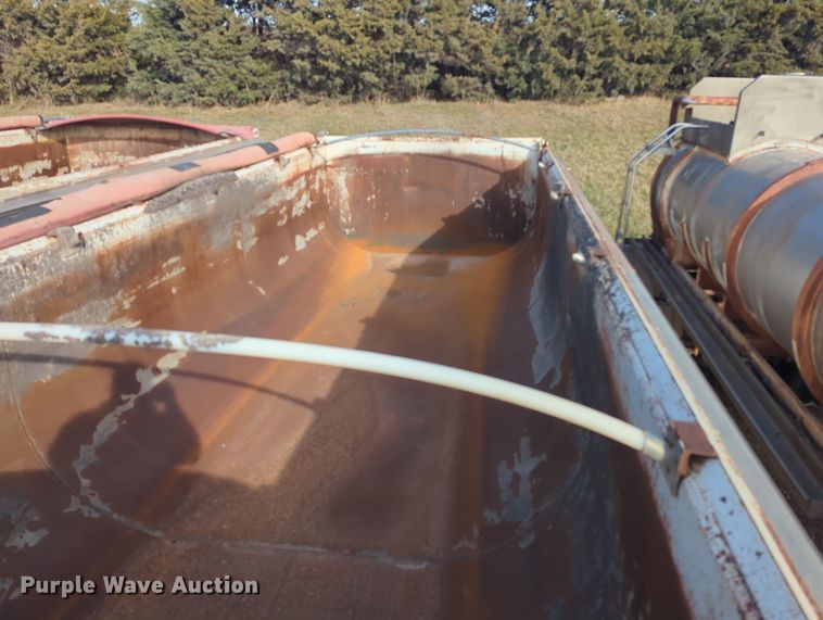 image for item MX9478 2011 Hilbilt  end dump trailer